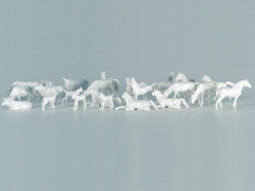 Vollmer 2235 Pferde und Kühe weiß (unbemalt), 24 Stück