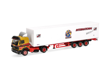 Herpa 320450  Mercedes-Benz SK '88 Koffer-Sattelzug "Uwe Harms International"
